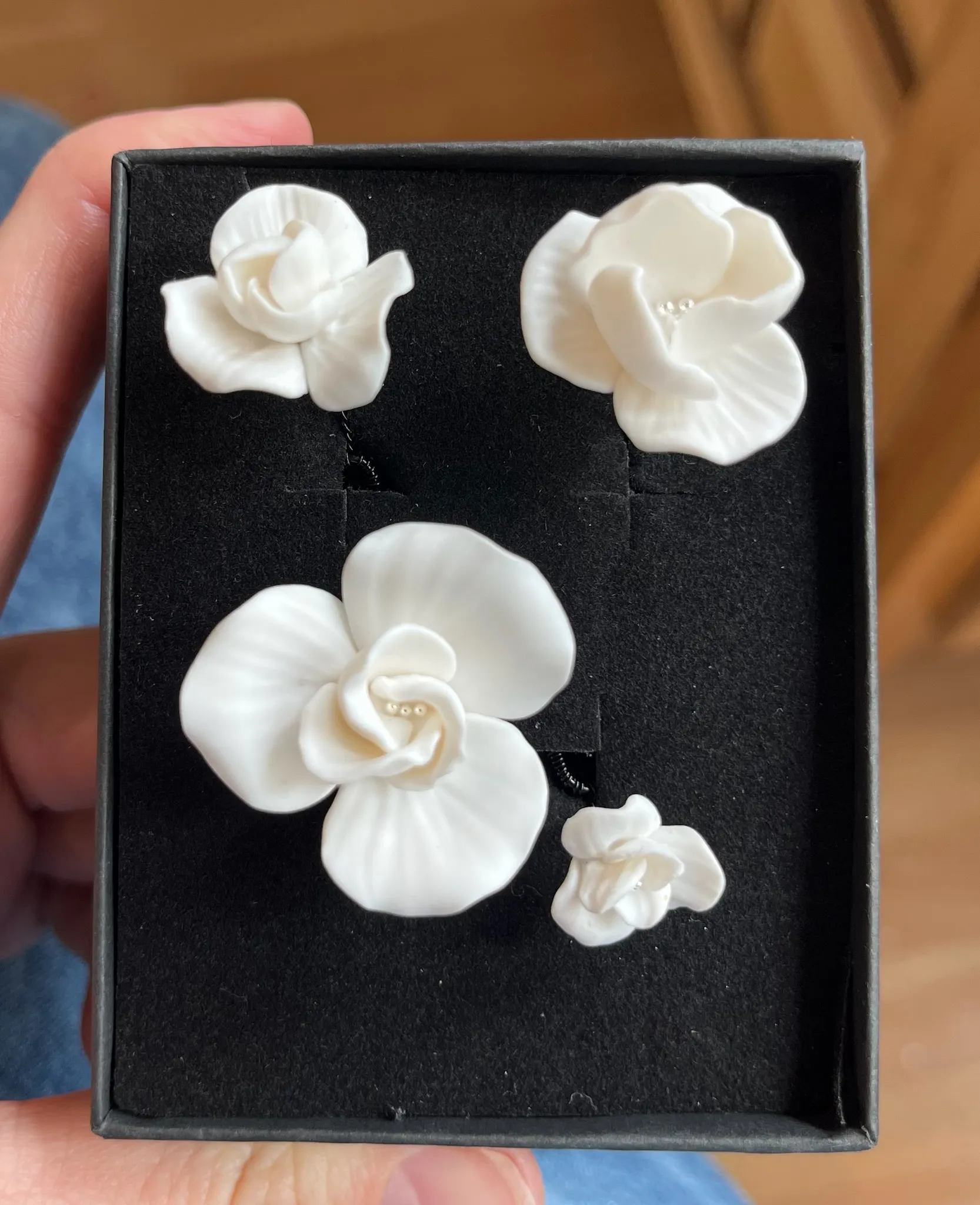 Beauflora porcelain flower hair accessories in presentation box